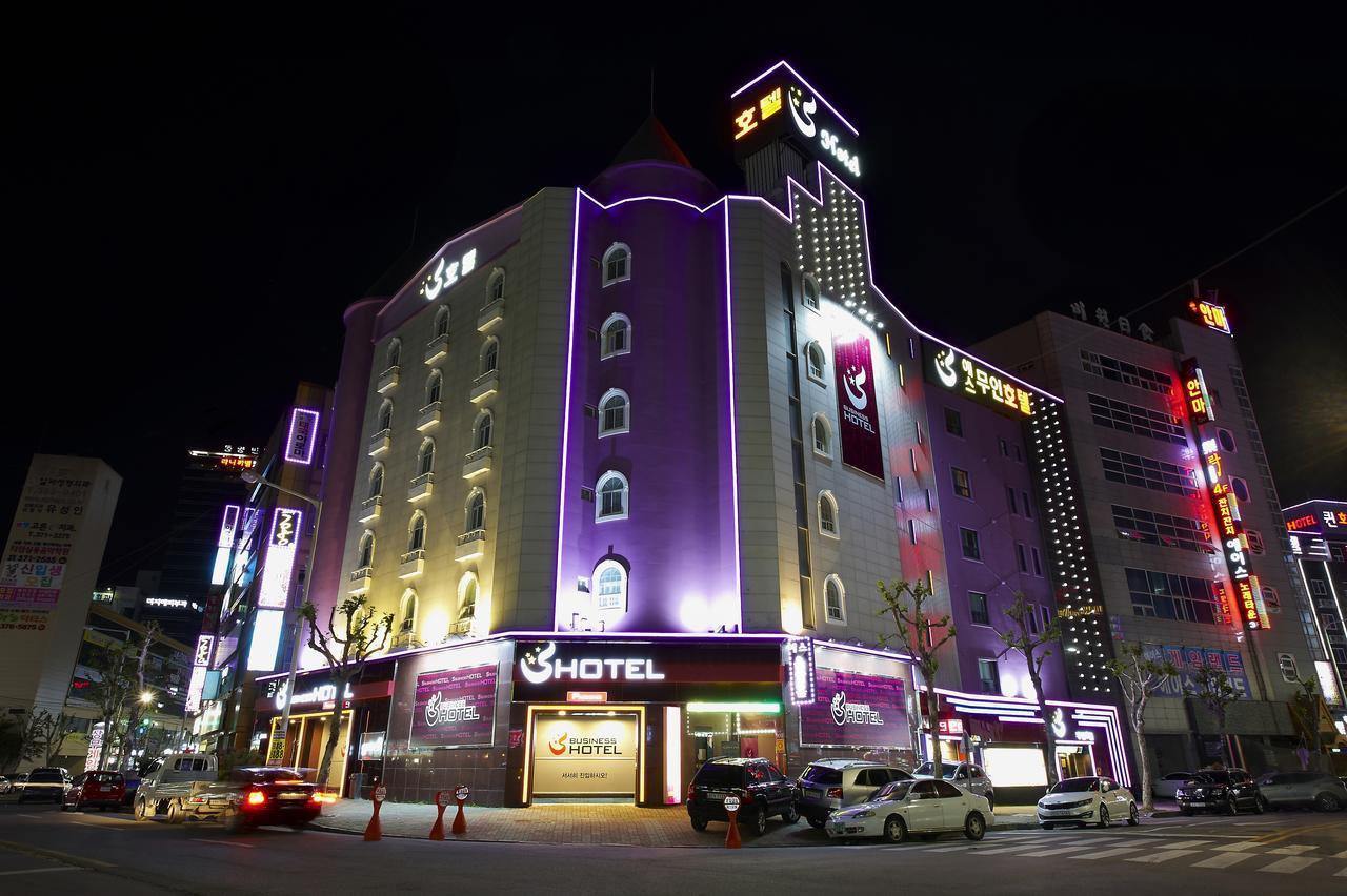 S Hotel Gwangju Metropolitan City Bagian luar foto